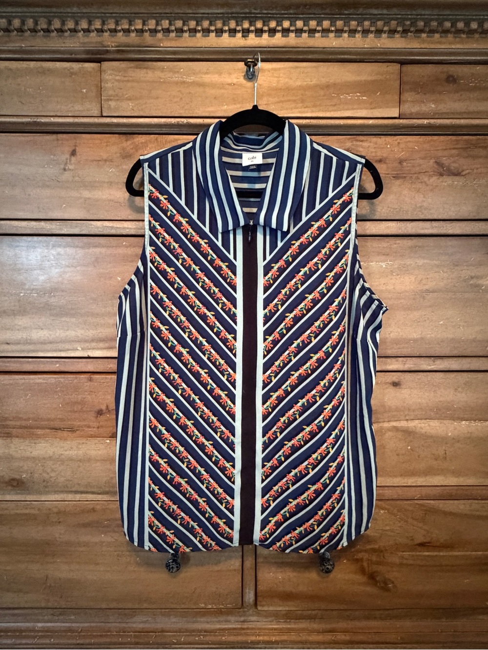 CAbi Chevron Top Navy, White and Red Striped Zip-Front Sleeveless Blouse Size XL